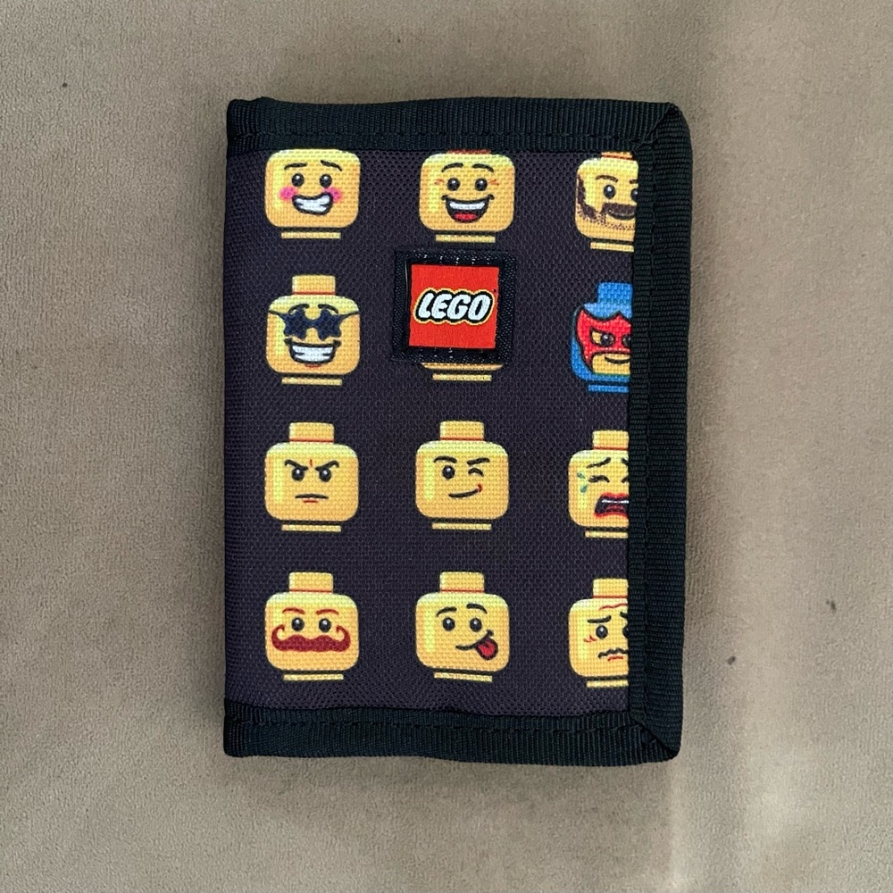 LEGO Kids/Adults Emoticon Minifig Heads Trifold Wallet - Brand New